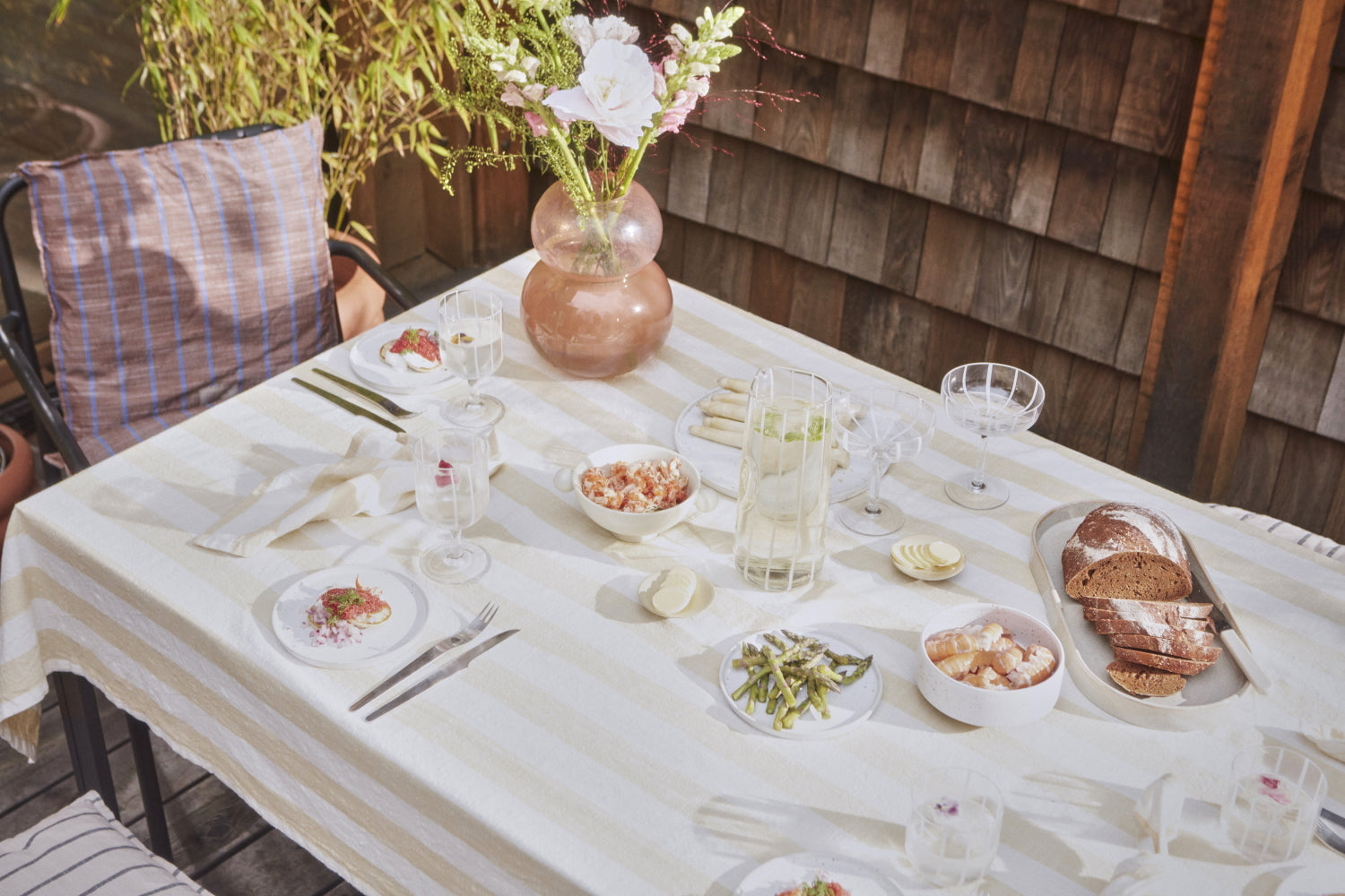 OYOY-striped-tablecloth-260x140-ice-blue