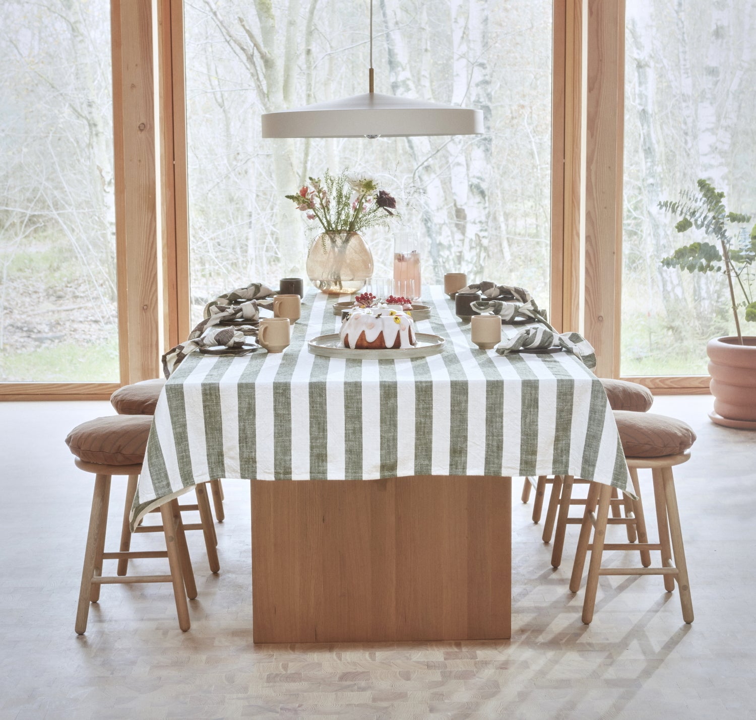 OYOY-striped-tablecloth-200x140-choko