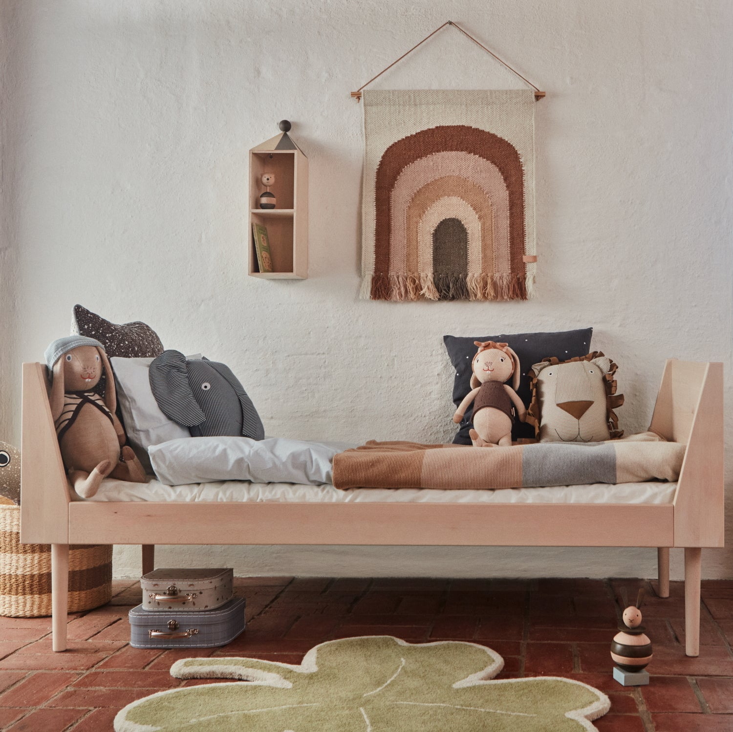 OYOY-follow-the-rainbow-mini-wall-rug-choko