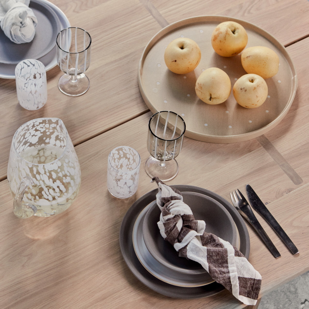 OYOY-aki-tray-round-white