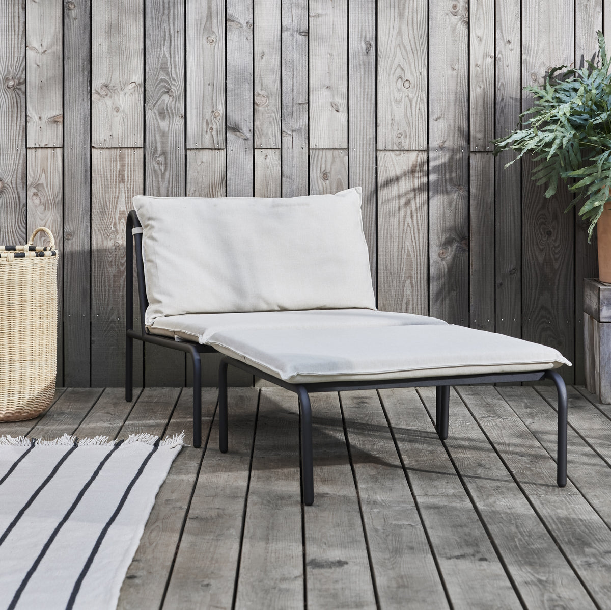 OYOY-furi-outdoor-lounge-ottoman