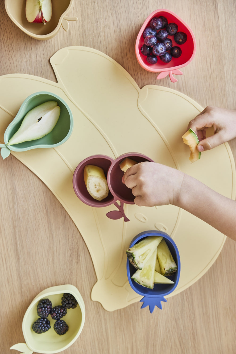 OYOY-lemon-pear-snack-bowl