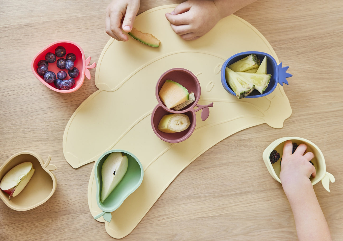 OYOY-lemon-pear-snack-bowl