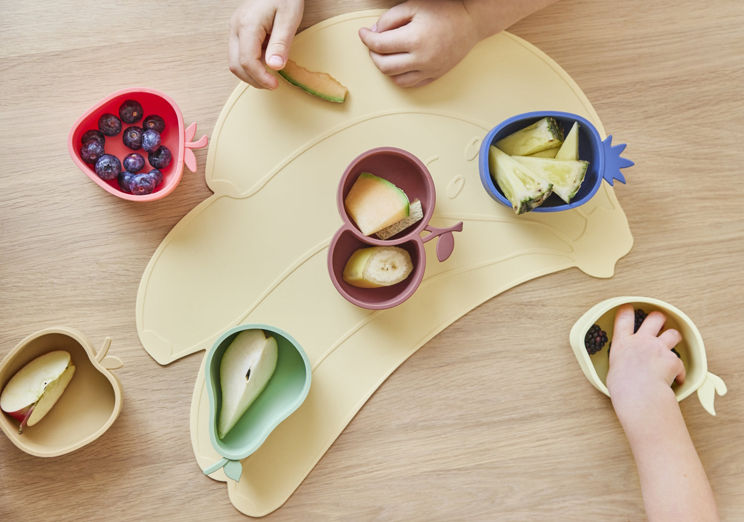 OYOY-lemon-pear-snack-bowl