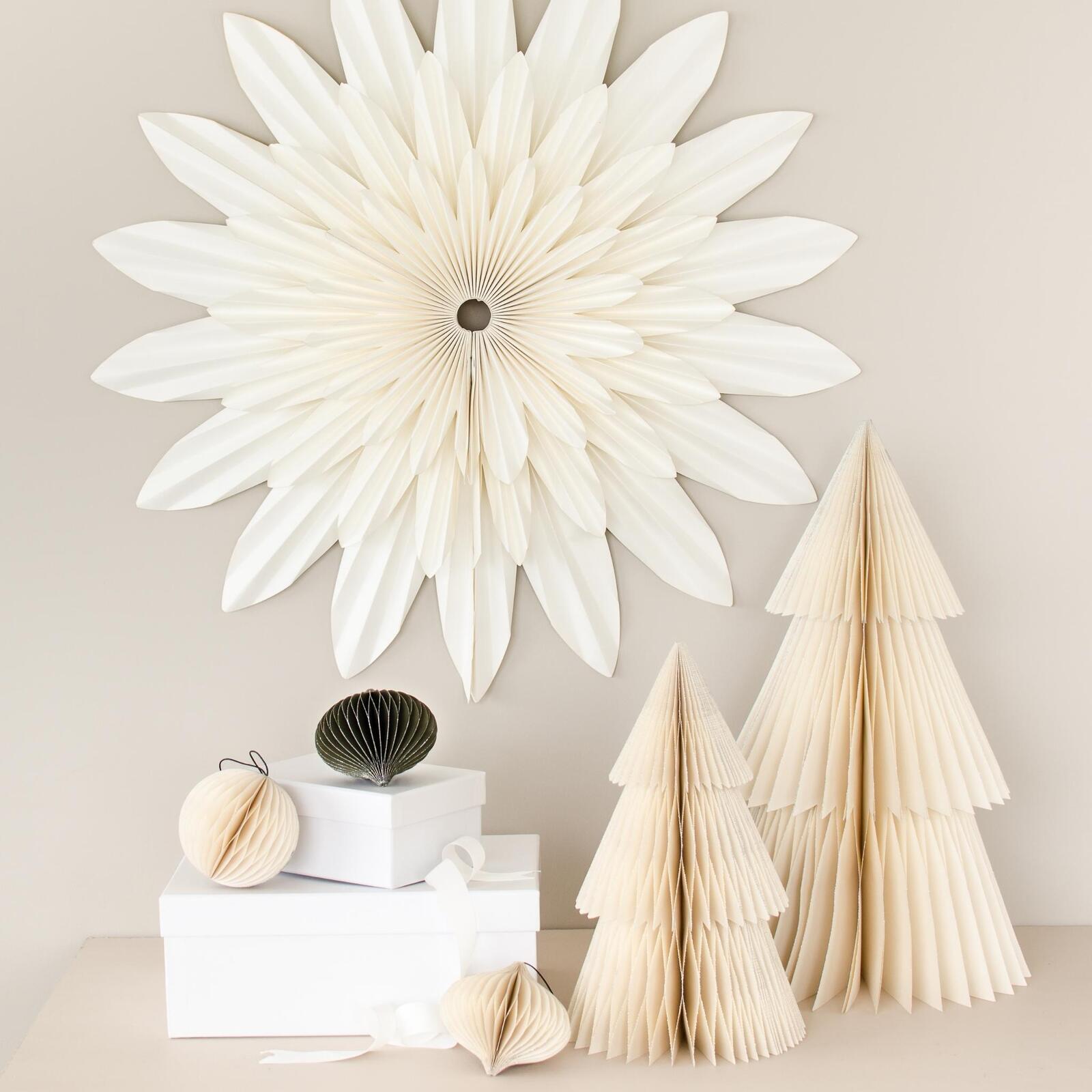 NordicRooms-deluxe-tree-ornament-white-31cm
