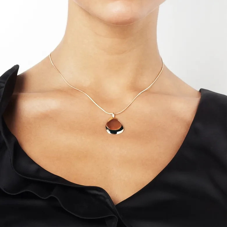 EfvaAttling-little-rose-petal-pendant-necklace-gold