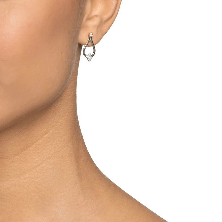 EfvaAttling-little-dew-drops-stars-earrings-white-gold