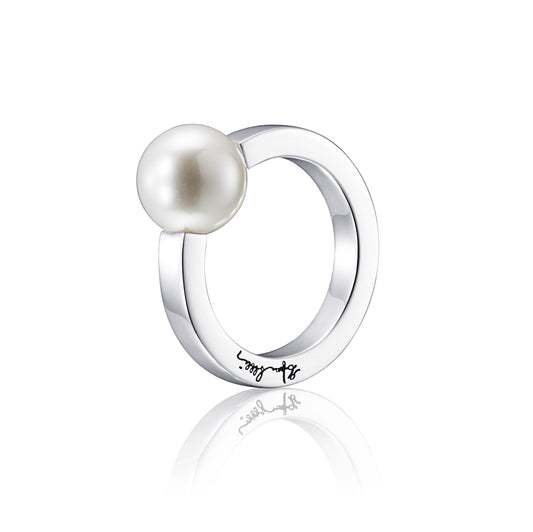 EfvaAttling-60s-pearl-ring